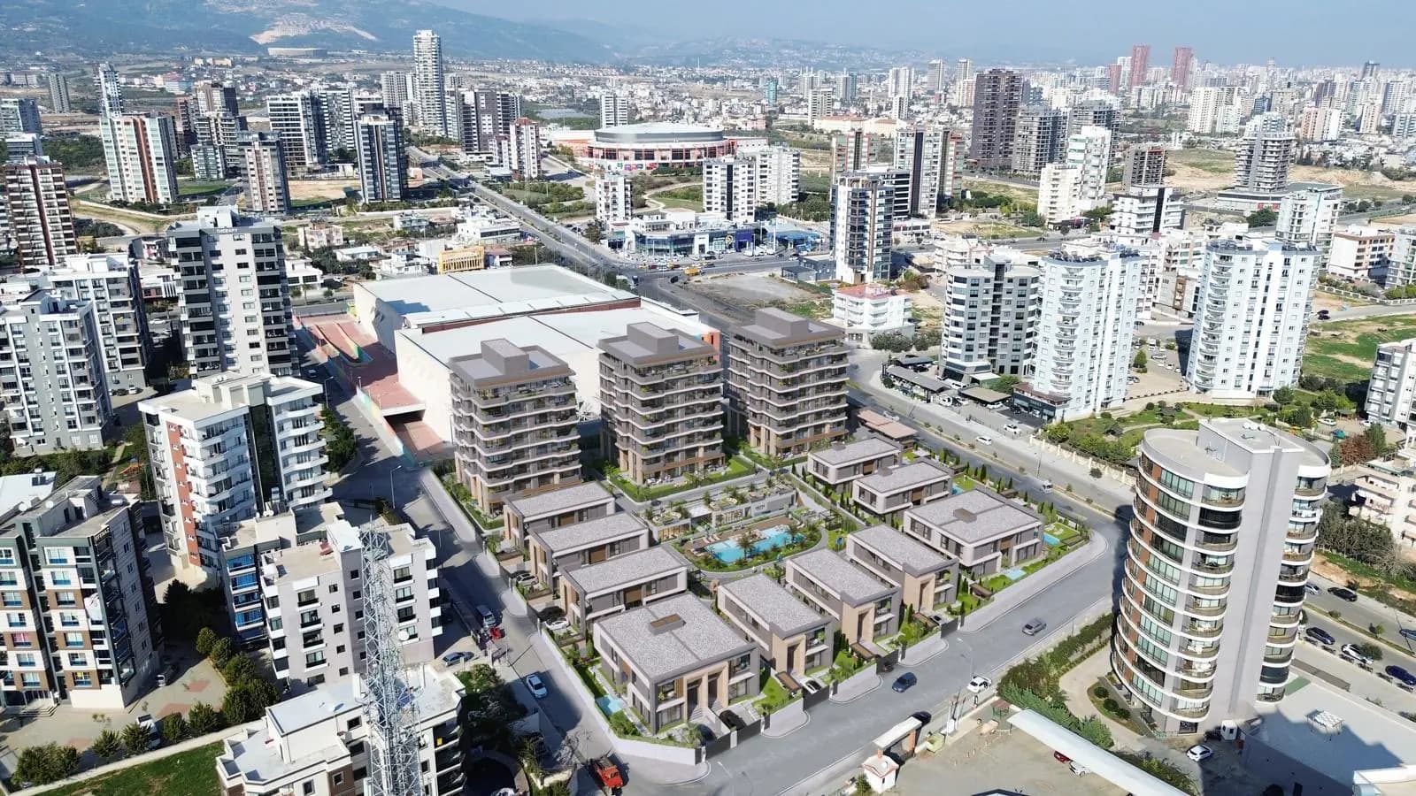 Mersin şehir manzarası ve Nexta Massive